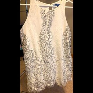 Women’s lace sleeveless blouse